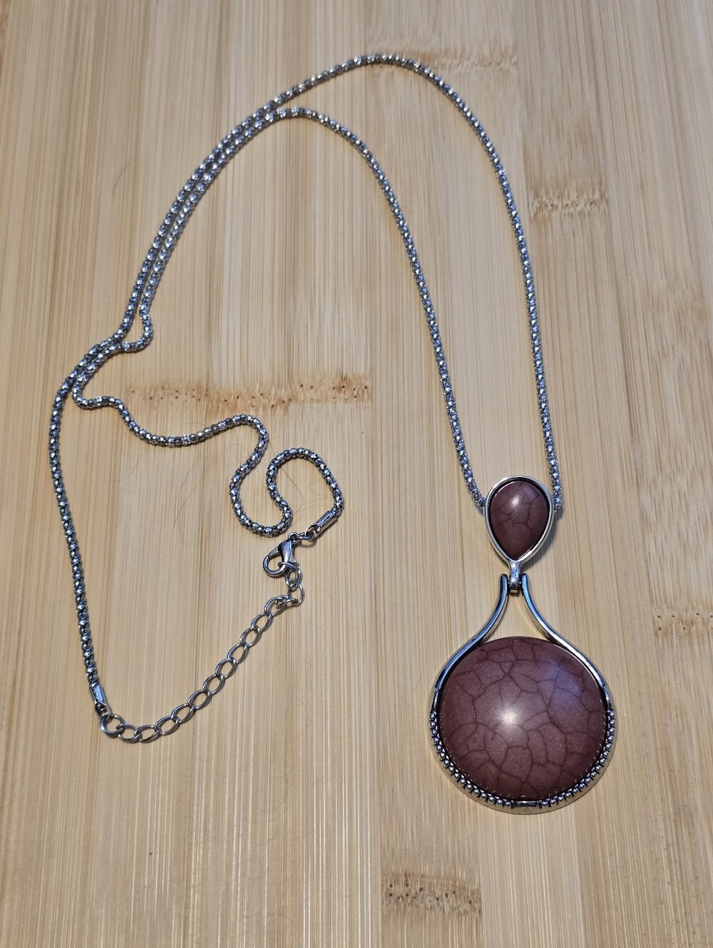 🪇Christopher & Banks Silver & Mauve Pendant Necklace - Excellent Condition!